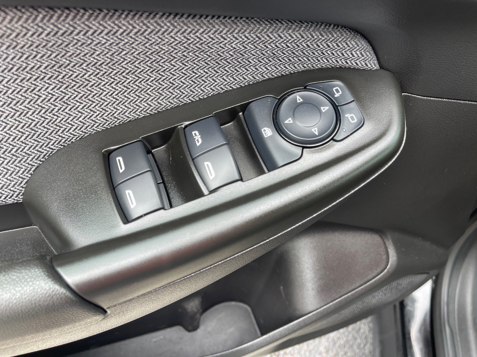 Used 2025 Chevrolet TrailBlazer LS w/ LS Convenience Package FWD image 8