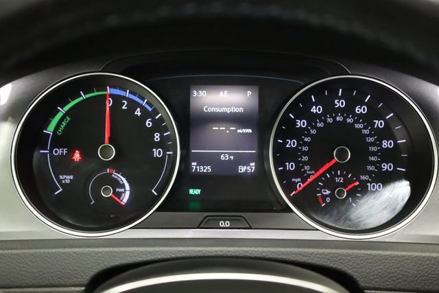 Used 2016 Volkswagen e-Golf SEL Premium FWD image 19