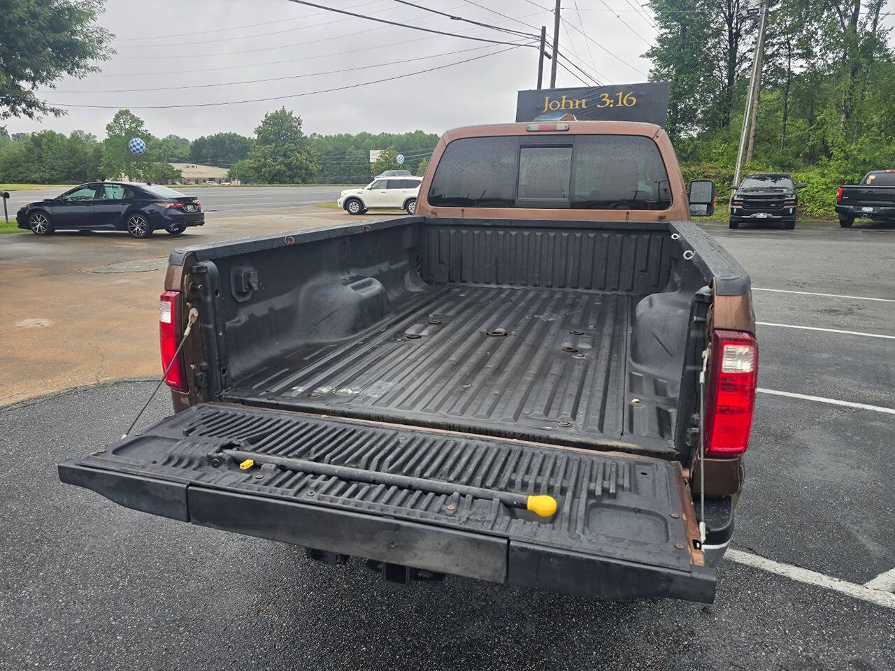 Used 2011 Ford F350 Lariat w/ Lariat Interior Pkg AWD/4WD image 6