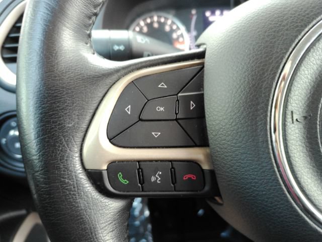 Used 2017 Jeep Renegade Latitude w/ Cold Weather Group AWD/4WD image 32