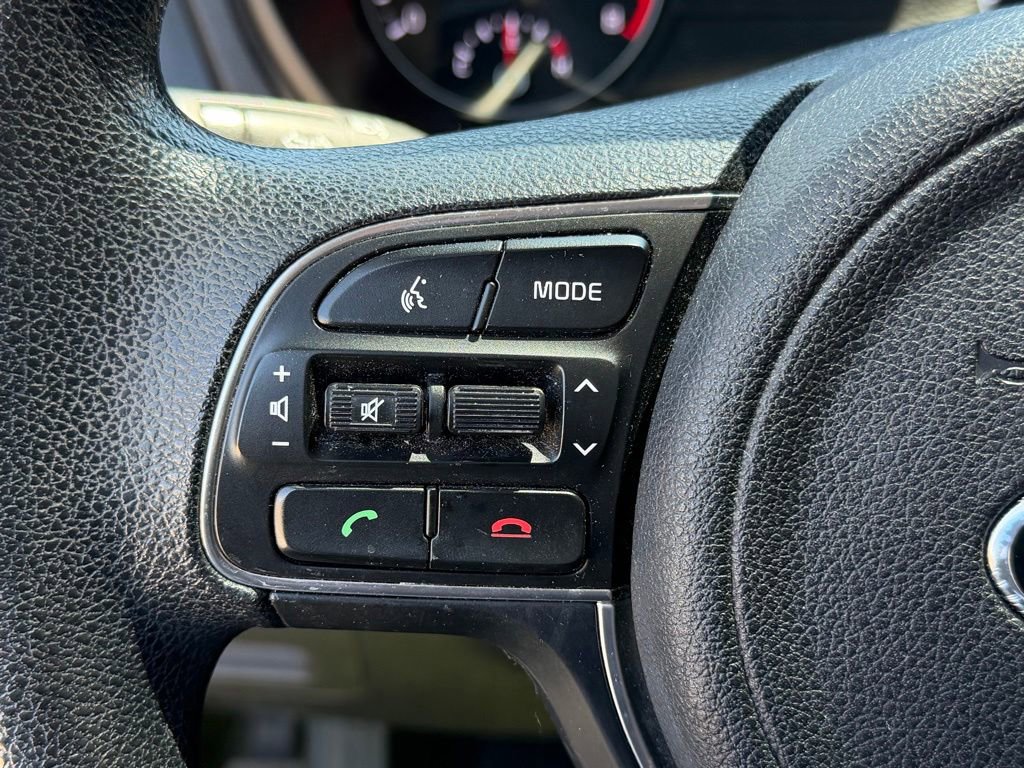 Used 2018 Kia Optima LX FWD image 12