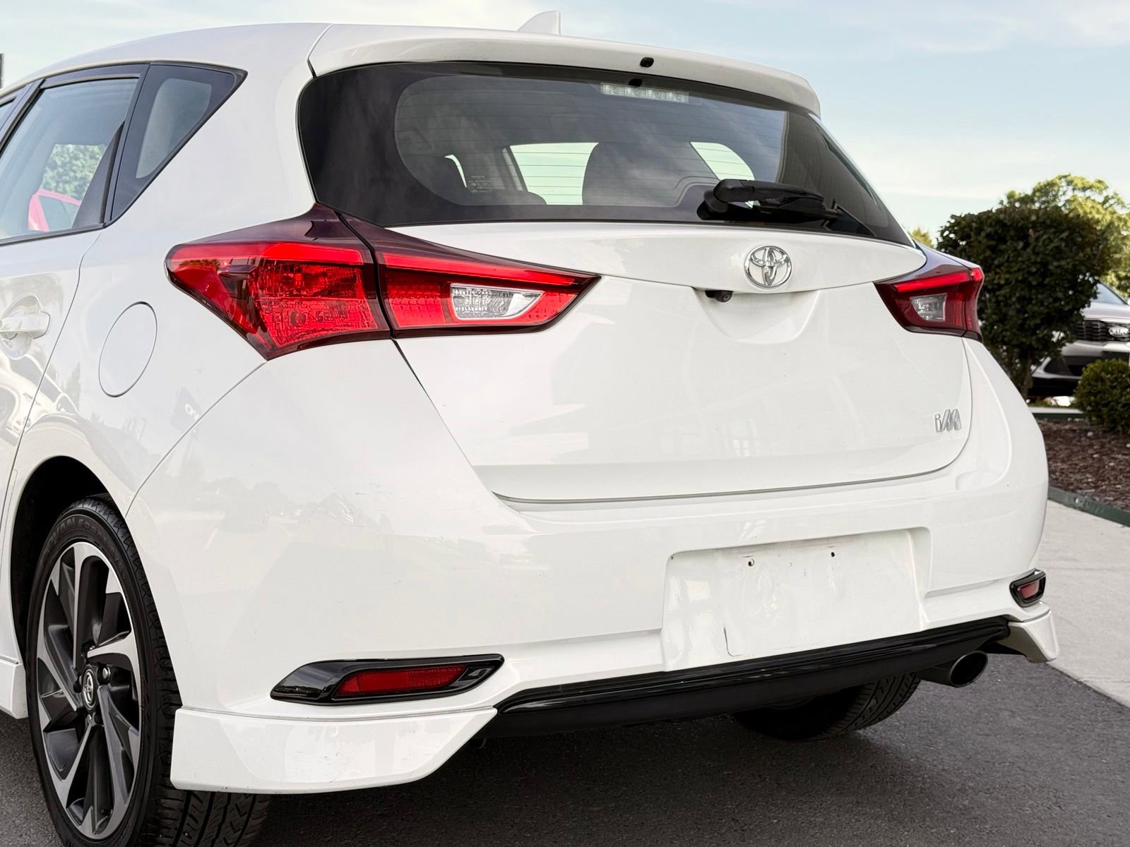 Used 2018 Toyota Corolla iM FWD image 5