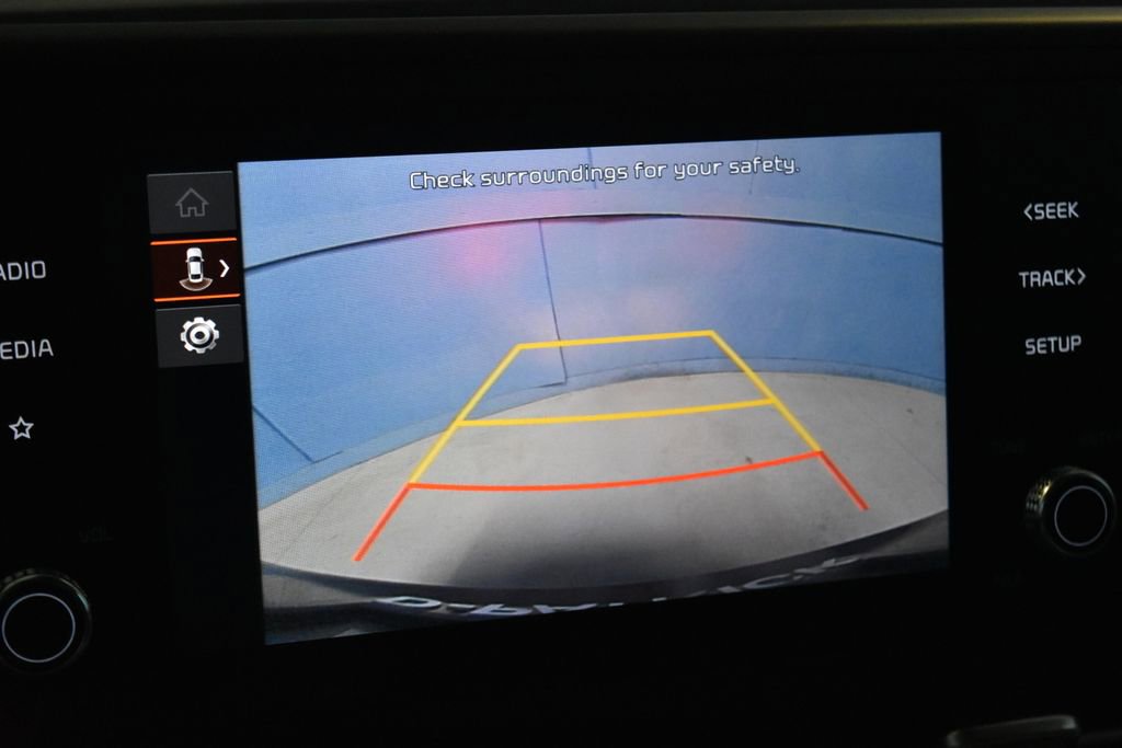 Used 2023 Kia Carnival LX image 12