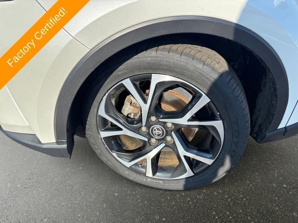 Used 2020 Toyota C-HR XLE image 9