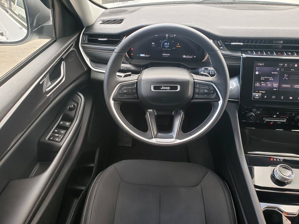 Certified 2023 Jeep Grand Cherokee Laredo w/ Luxury Tech Group I AWD/4WD image 16