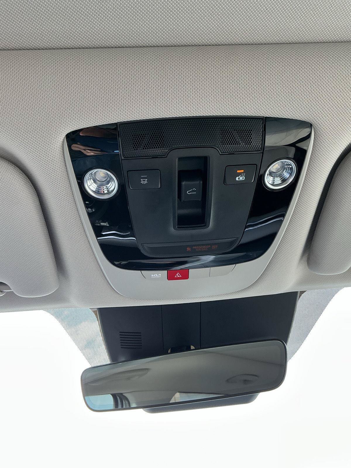 Used 2025 Kia Sorento SX FWD image 14