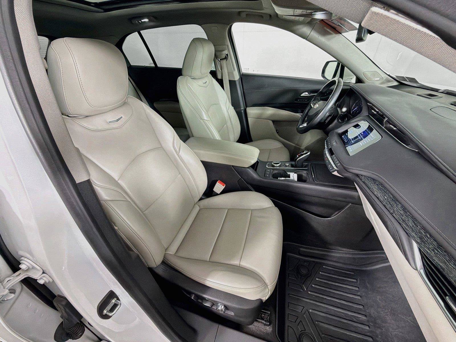 Used 2022 Cadillac XT4 Premium Luxury w/ Driver Assist Package AWD/4WD image 30