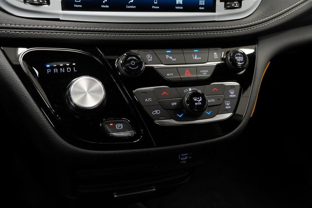 New 2026 Chrysler Pacifica Select image 26