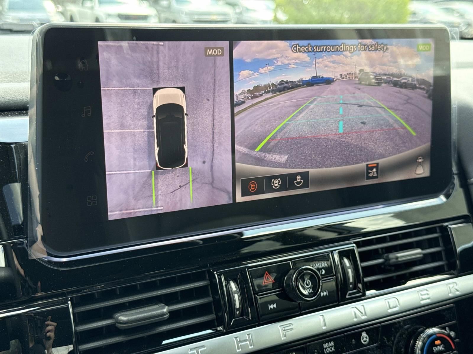 New 2026 Nissan Pathfinder SL w/ SL Premium Package image 11