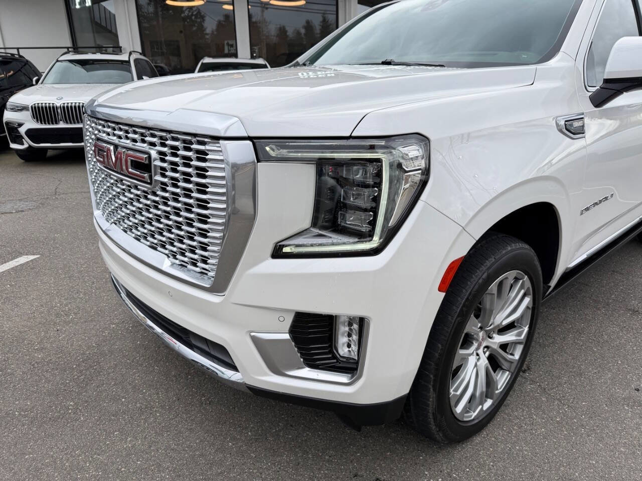 Used 2021 GMC Yukon XL Denali w/ Denali Ultimate Package image 16