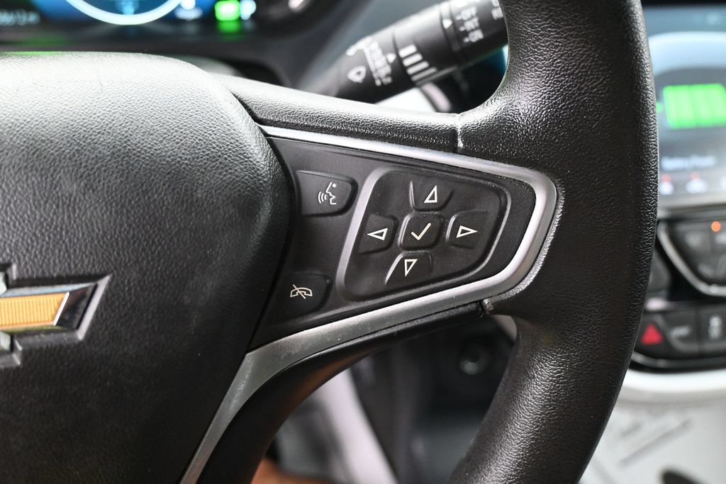Used 2018 Chevrolet Bolt LT FWD image 19
