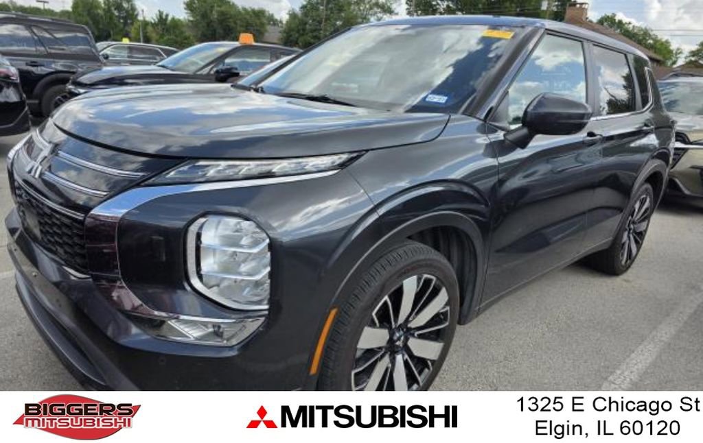 Used 2025 Mitsubishi Outlander SE