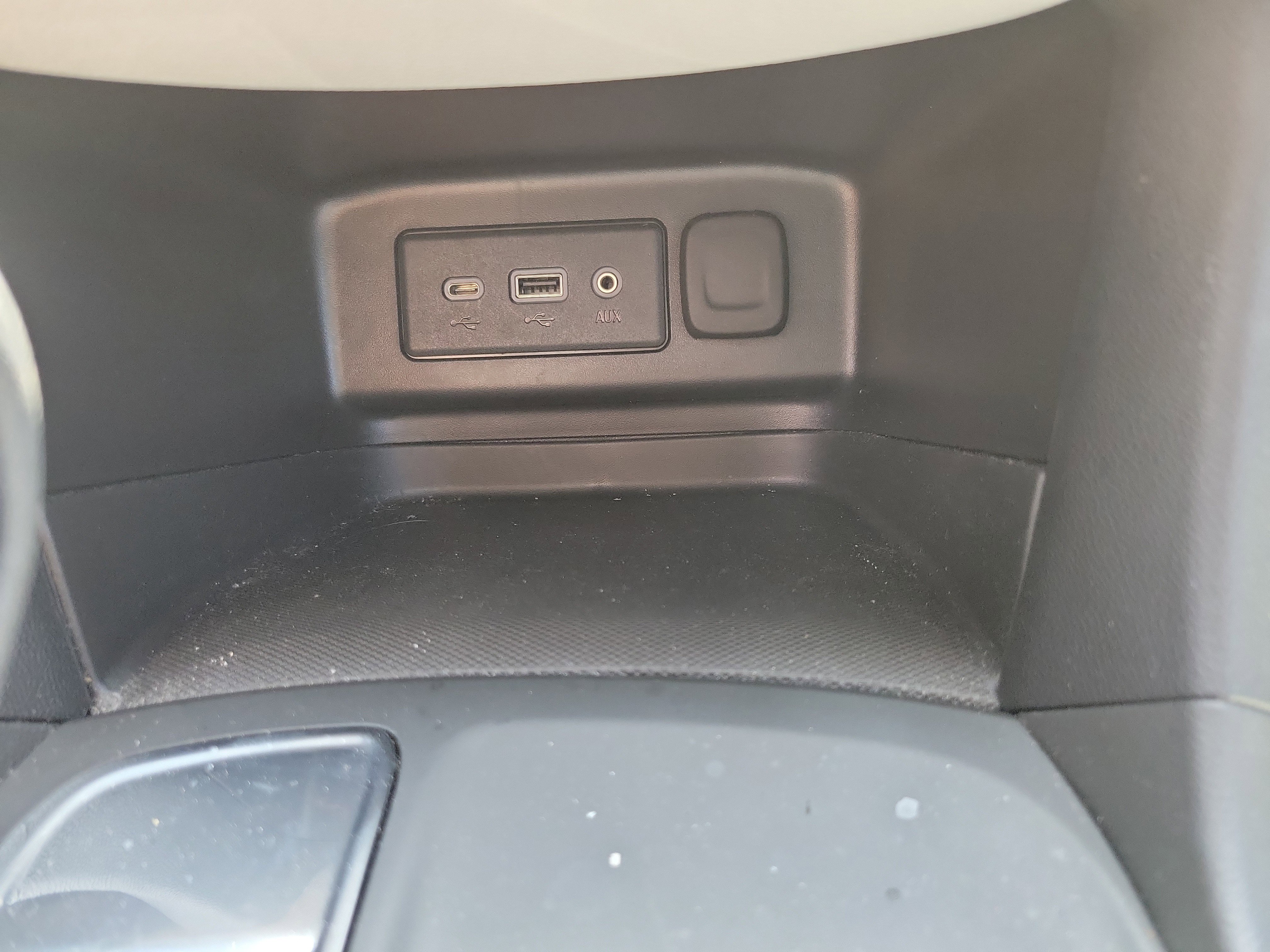 Used 2023 Chevrolet Equinox LS w/ LS Convenience Package image 29