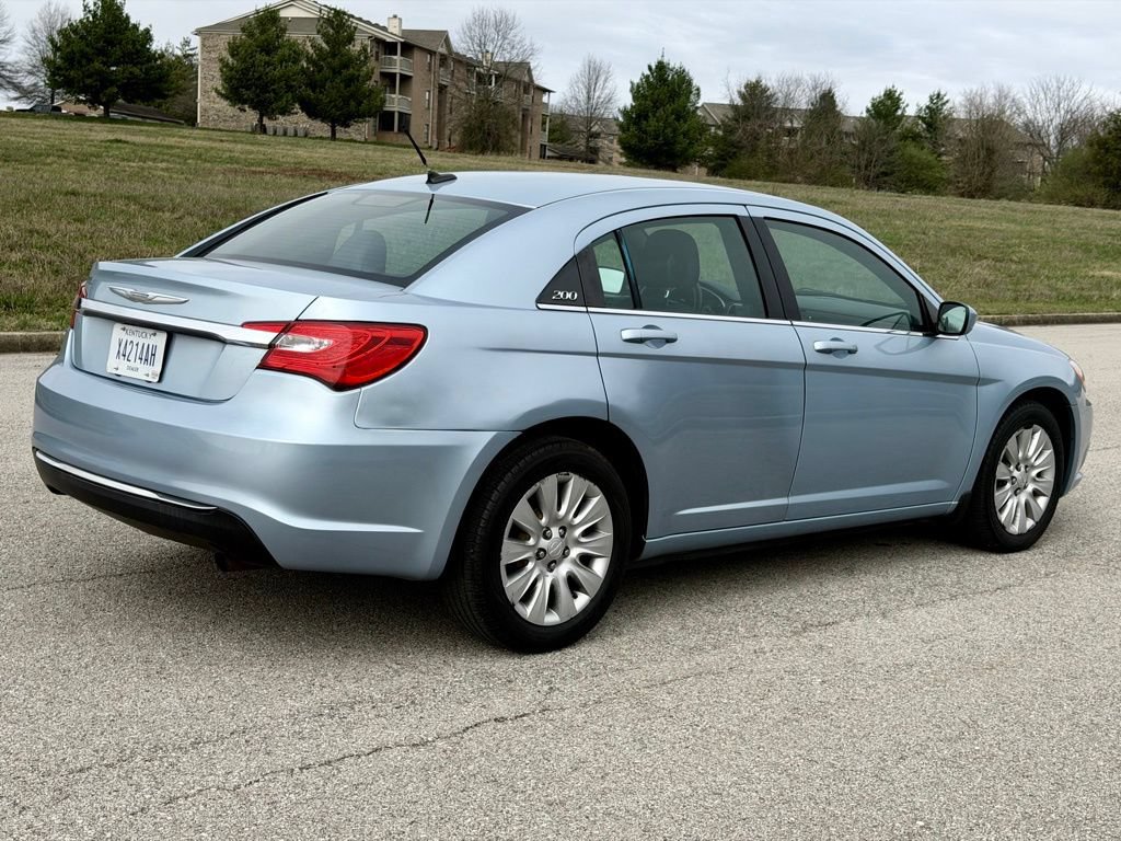 Used 2014 Chrysler 200 LX FWD image 31