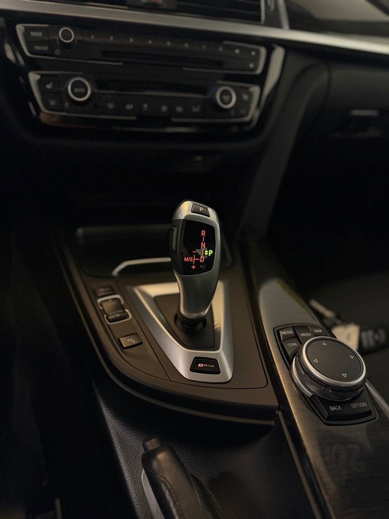 Used 2017 BMW 330e image 14