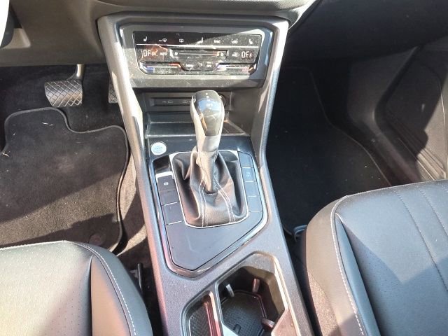 Used 2023 Volkswagen Tiguan SE image 18