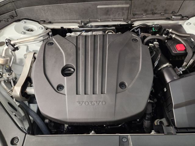 Used 2025 Volvo XC90 B5 Core w/ Protection Package image 33