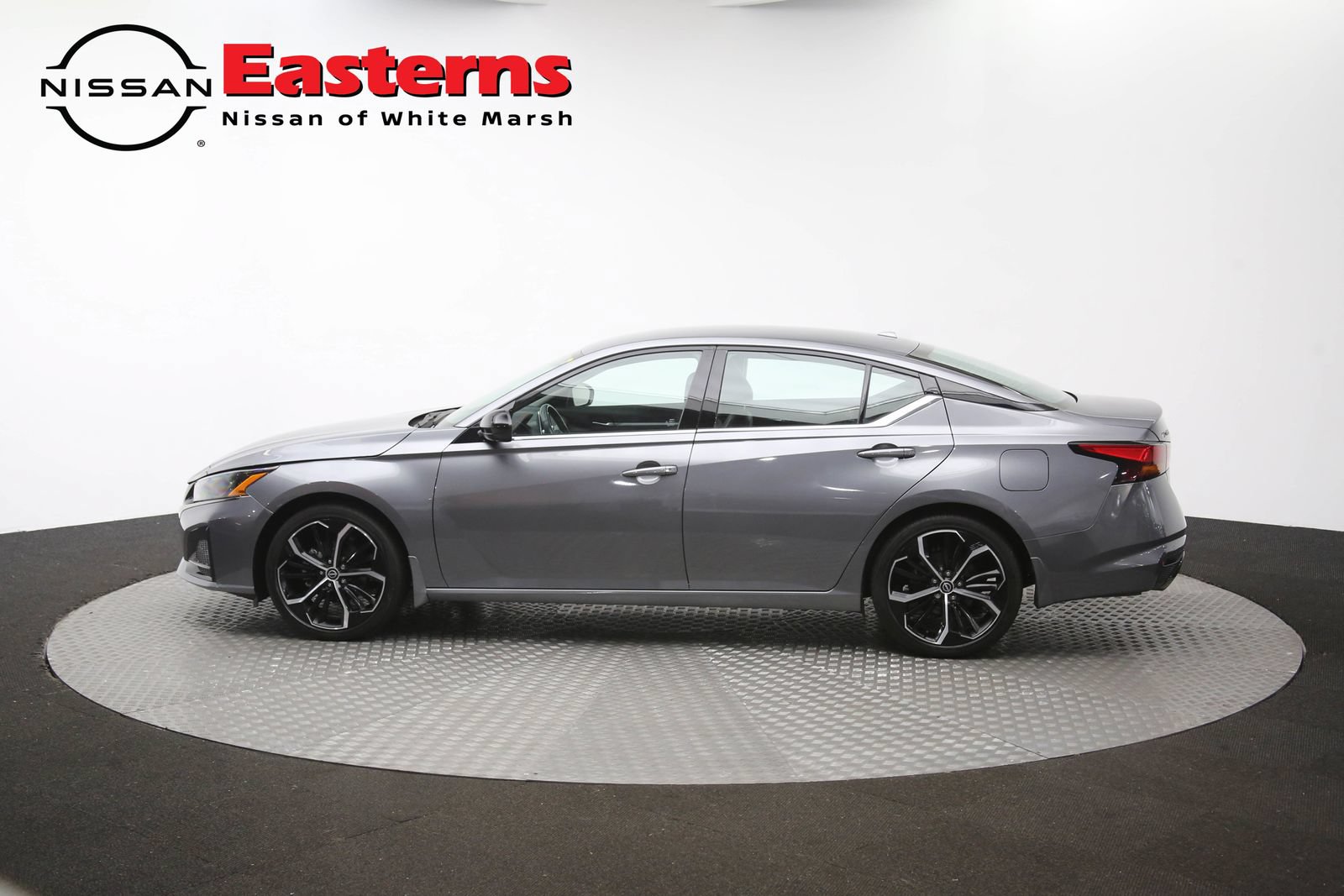Used 2024 Nissan Altima 2.5 SR FWD image 54