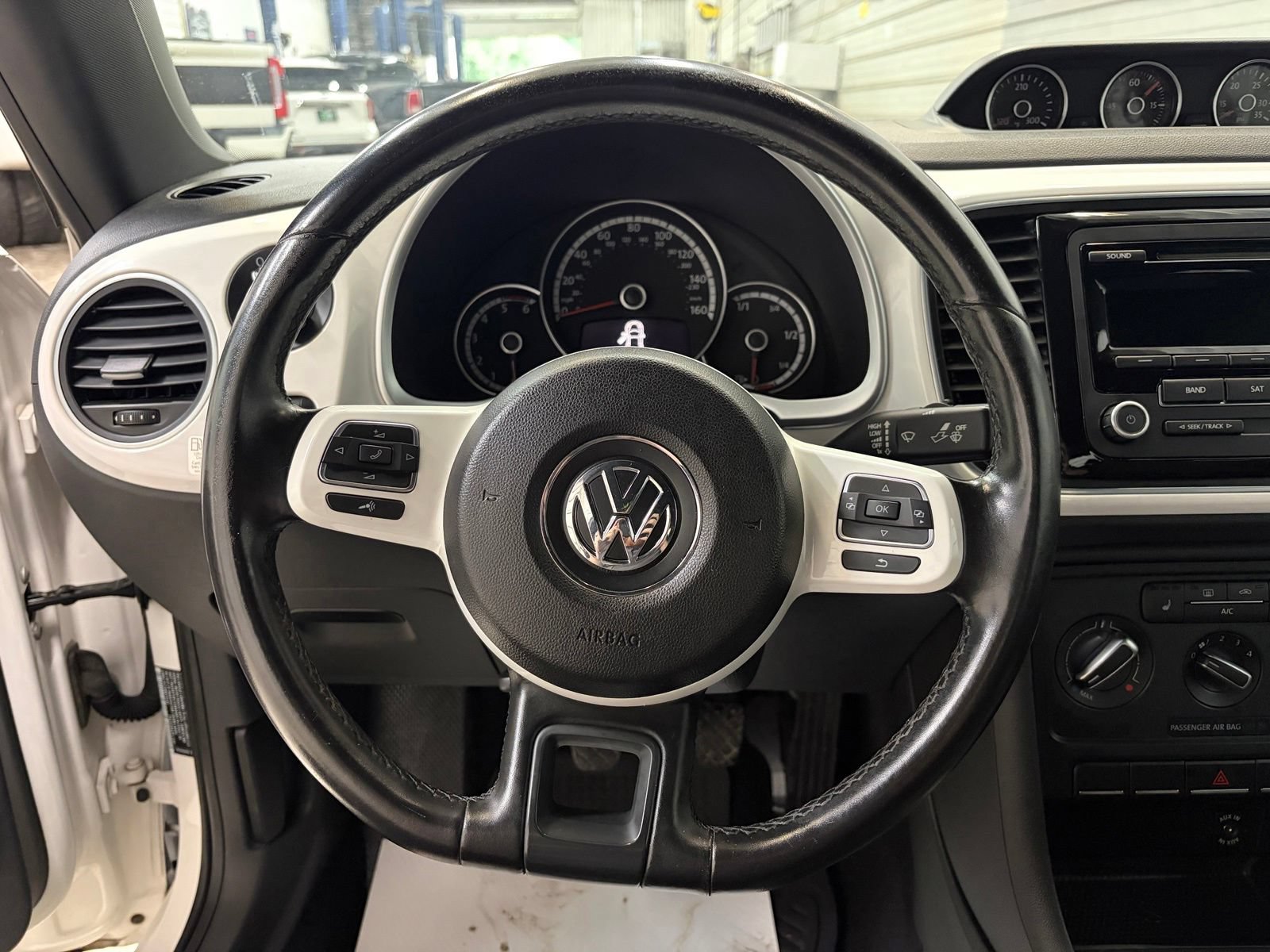 Used 2013 Volkswagen Beetle TDI FWD image 15