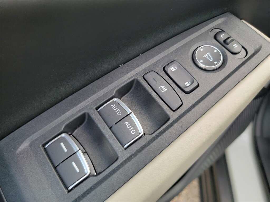 Used 2023 Honda Accord EX image 24