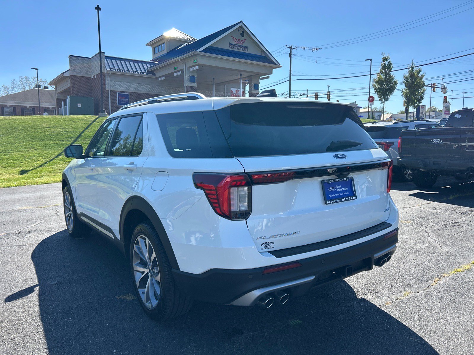Used 2025 Ford Explorer Platinum w/ Ultimate Package AWD/4WD image 11