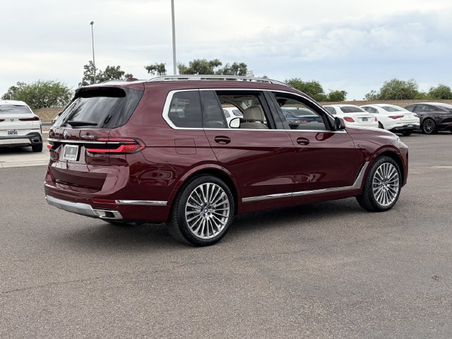 Used 2025 BMW X7 xDrive40i w/ Premium Package AWD/4WD image 7