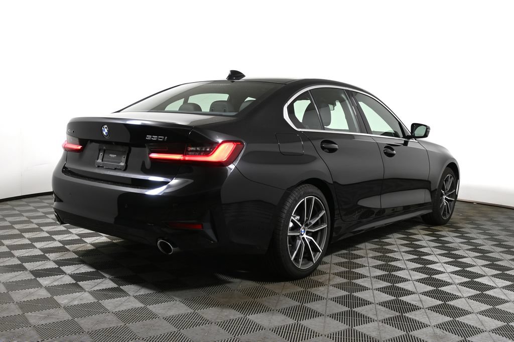 Used 2021 BMW 330i xDrive Sedan w/ Premium Package AWD/4WD image 11