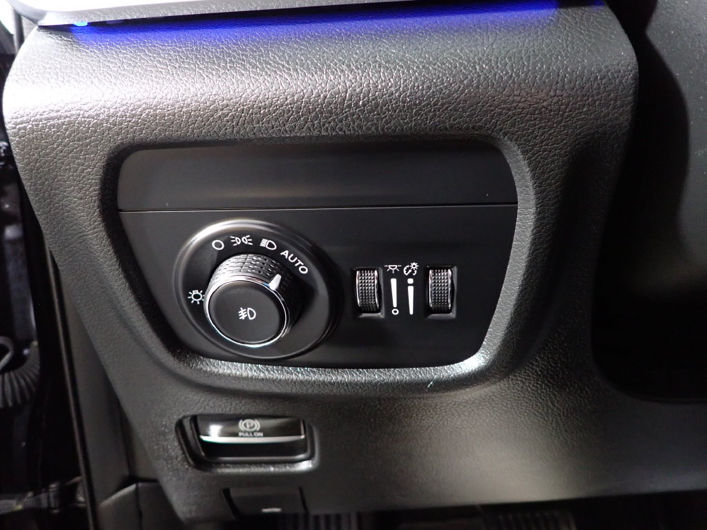 Used 2021 Jeep Grand Cherokee L Overland w/ Luxury Tech Group IV AWD/4WD image 28