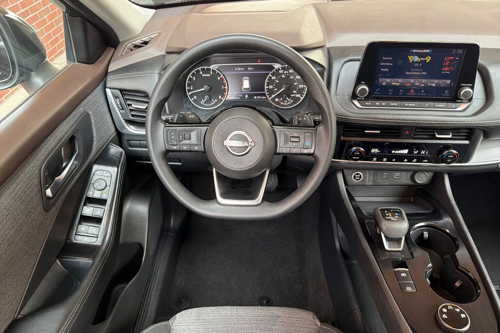 Used 2023 Nissan Rogue SV image 14