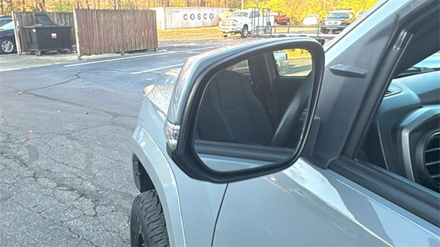 Used 2018 Toyota Tacoma TRD Sport image 35