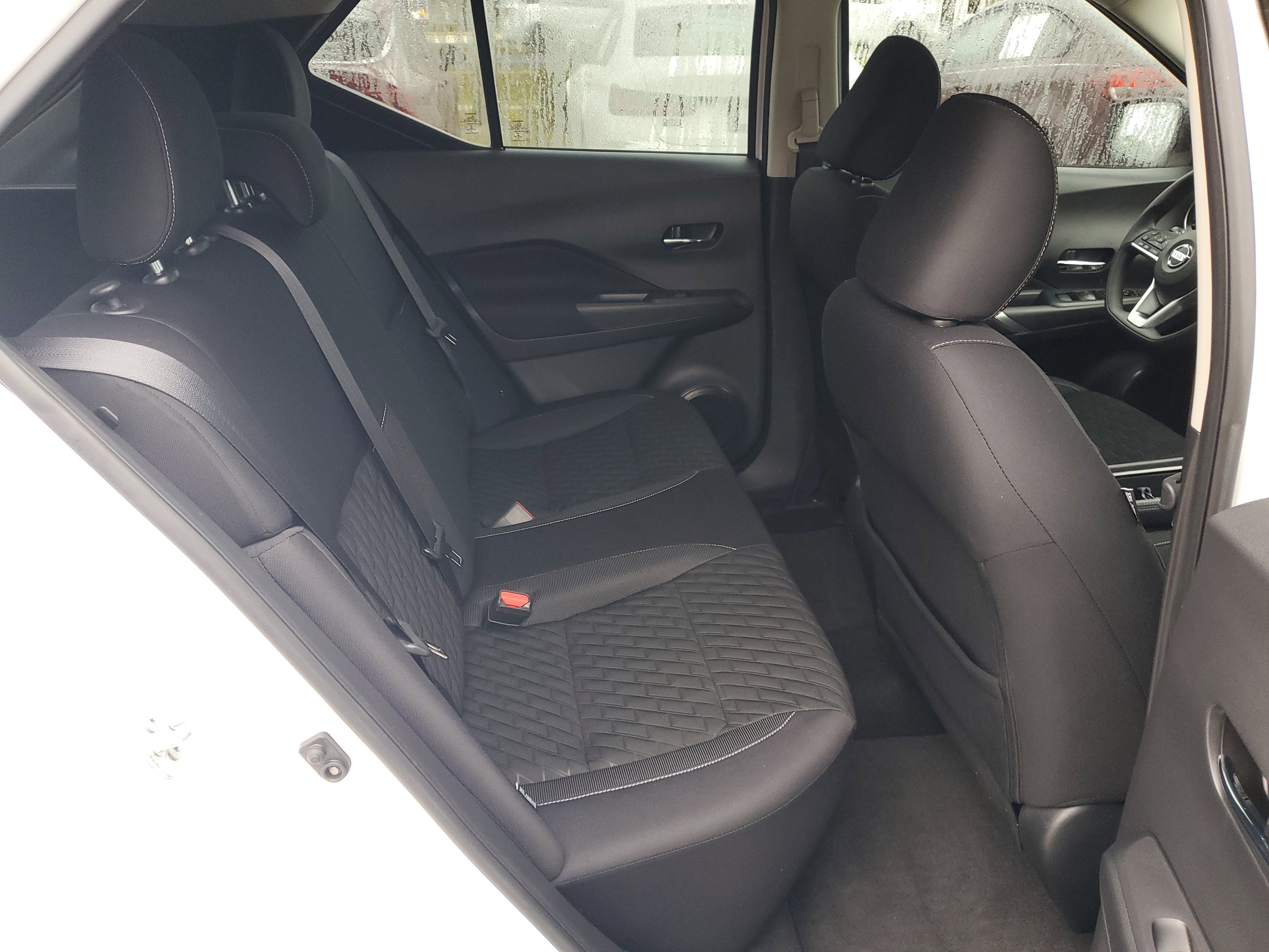 Used 2021 Nissan Kicks SV image 12