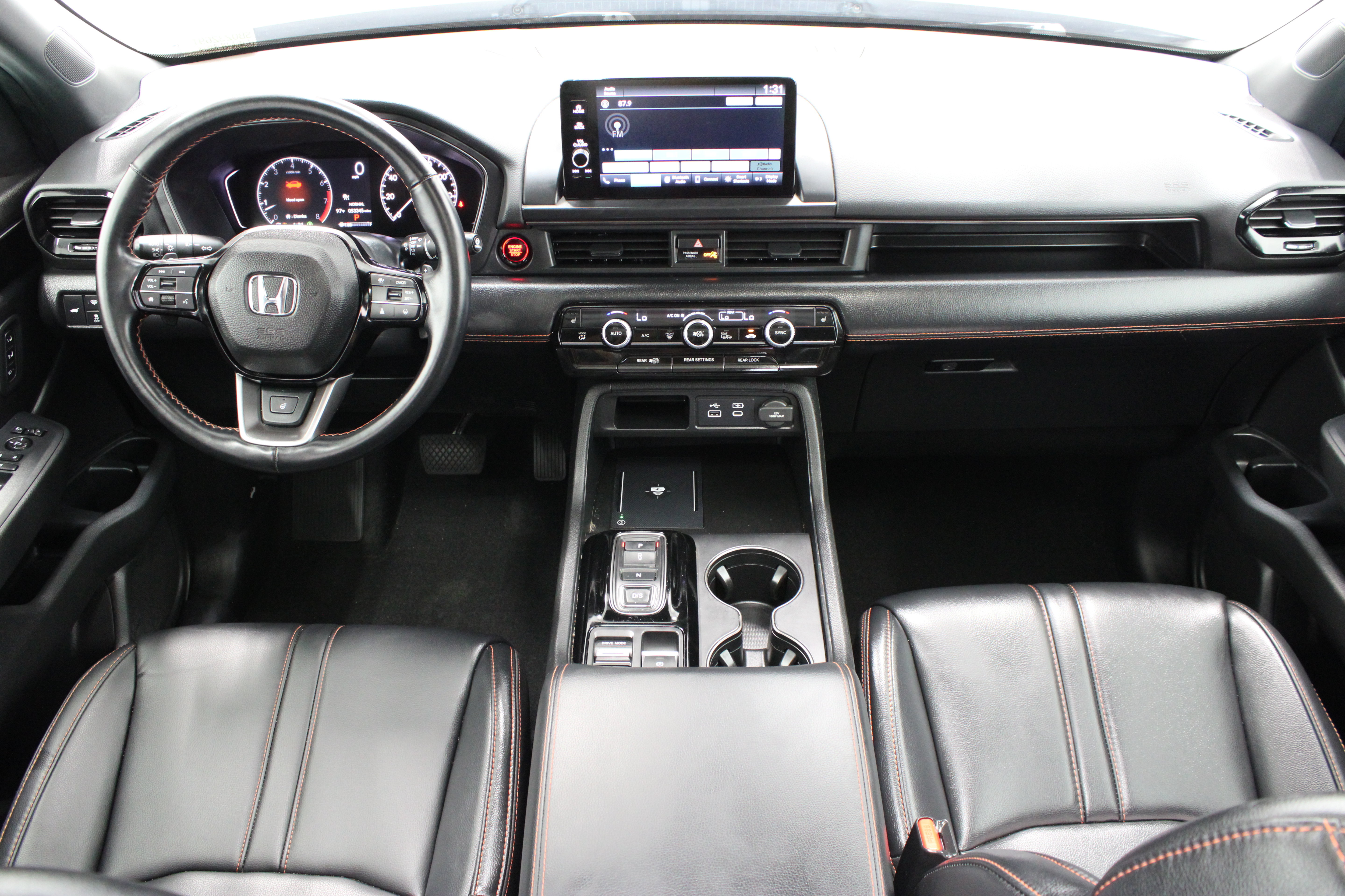 Used 2025 Honda Pilot TrailSport image 32