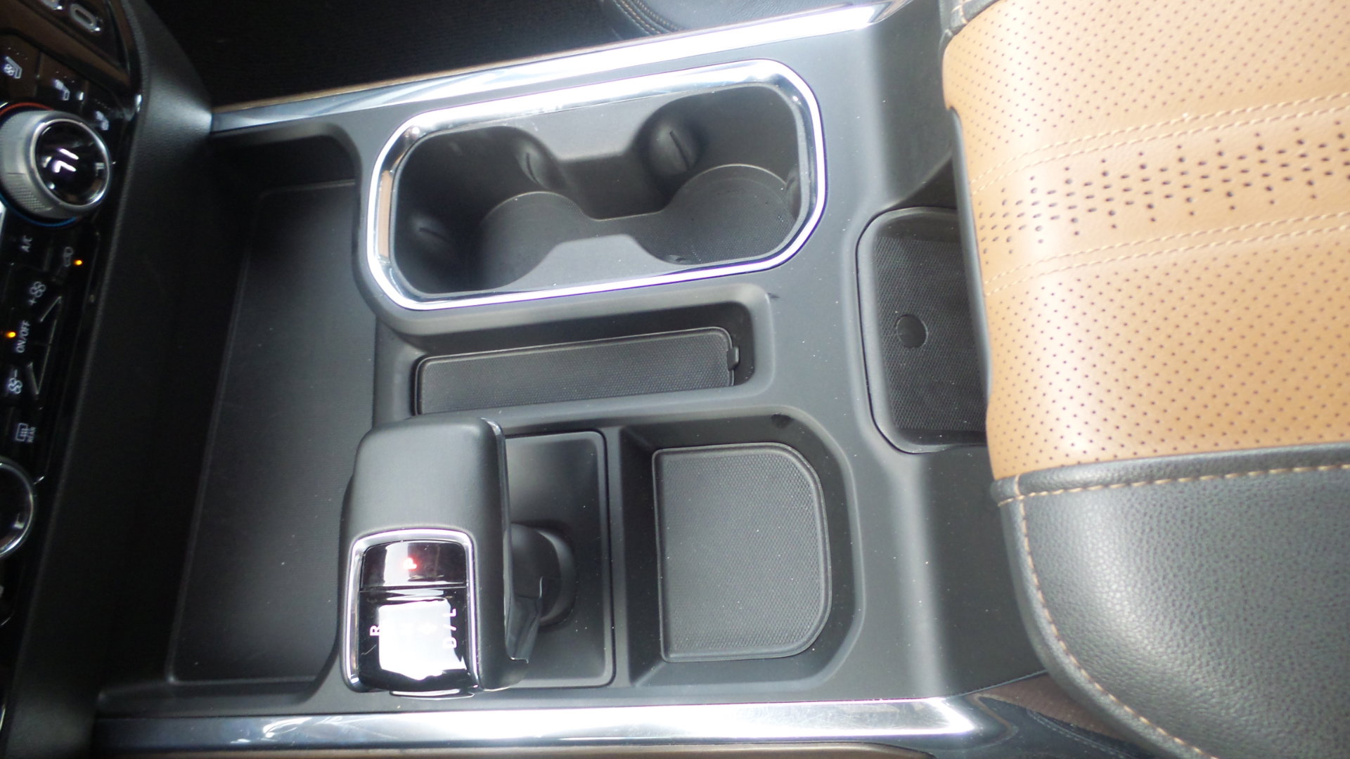 Used 2024 Chevrolet Silverado 1500 High Country w/ Technology Package image 20