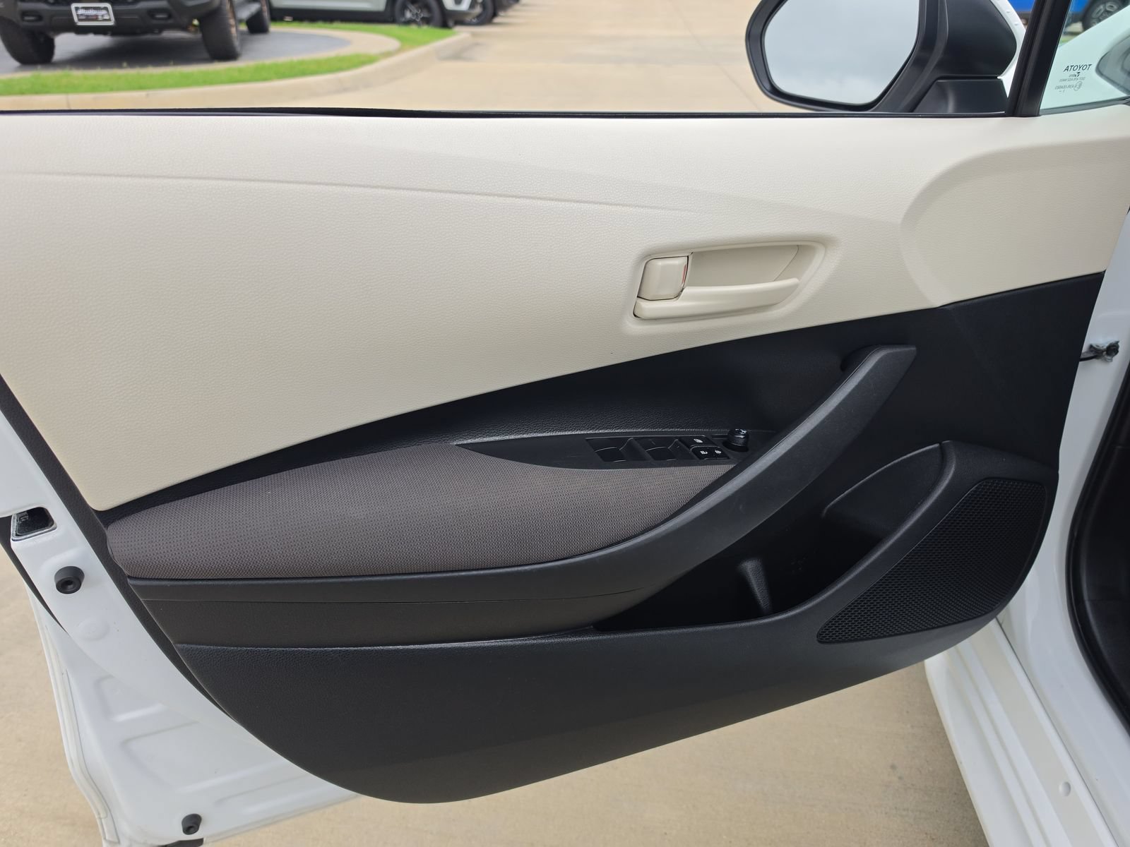 Used 2024 Toyota Corolla LE FWD image 10