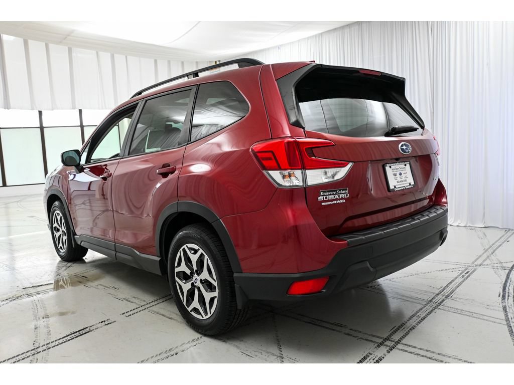 Used 2021 Subaru Forester Premium AWD/4WD image 5