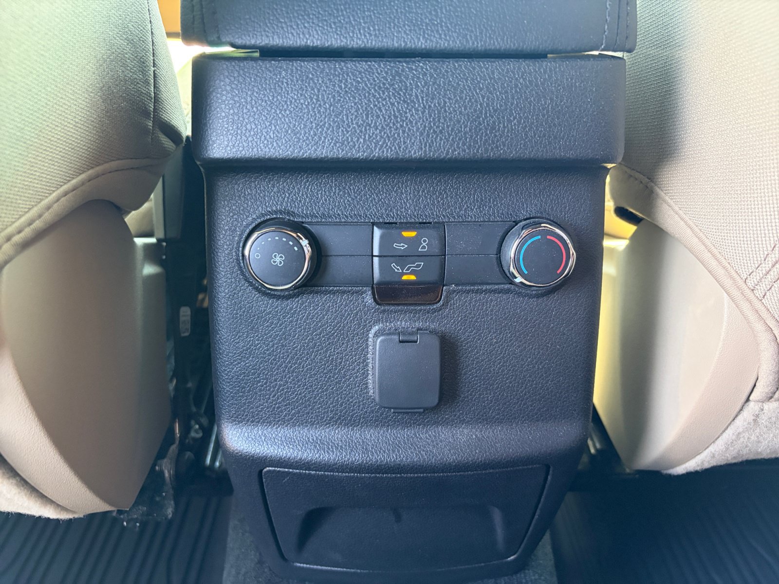 Used 2017 Ford Explorer 4WD w/ Class II Trailer Tow Package image 25