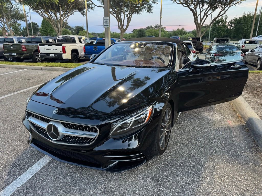 Used 2020 Mercedes-Benz S 560 Cabriolet image 2