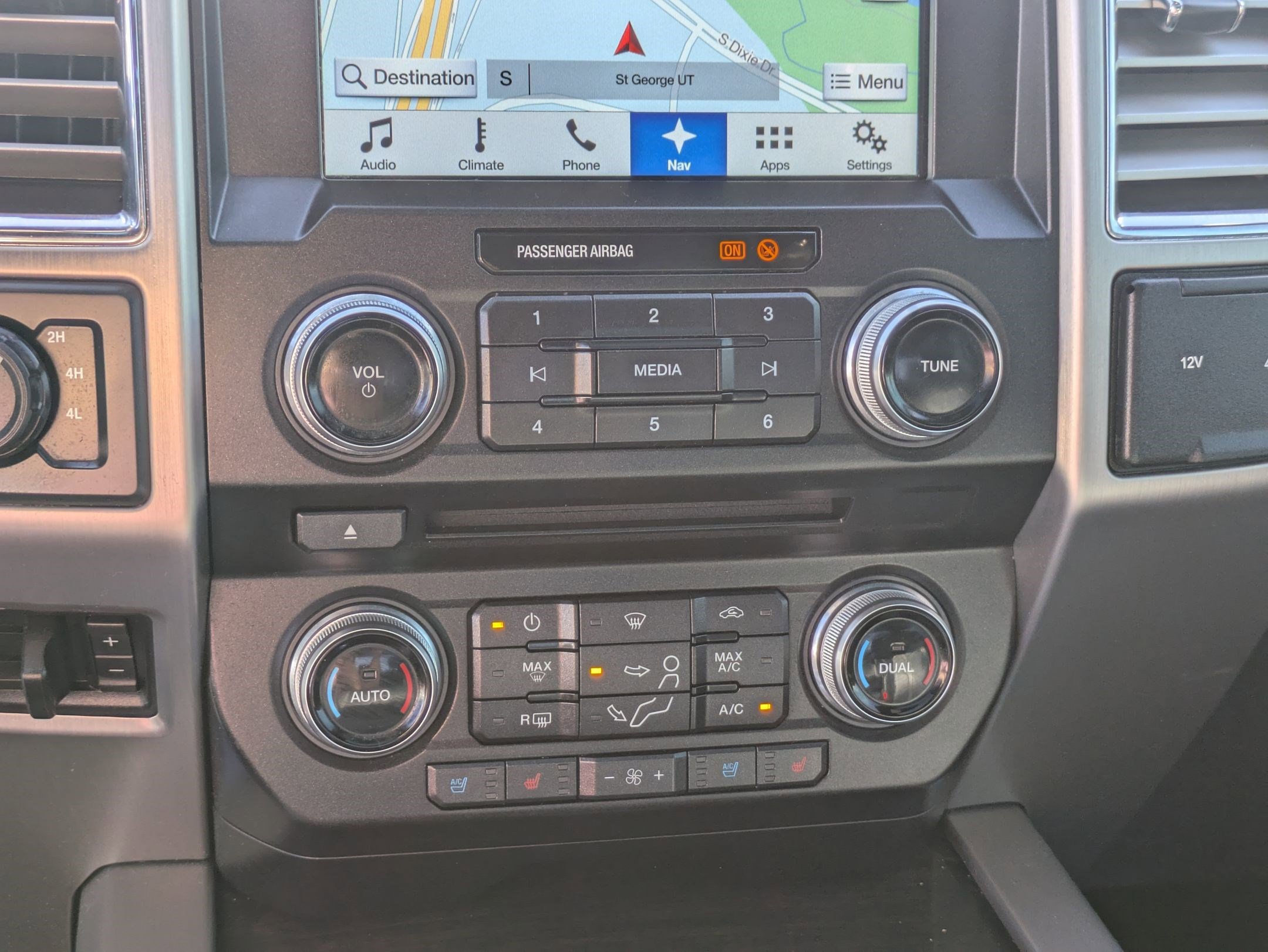 Used 2017 Ford F350 Platinum w/ Platinum Ultimate Package image 26