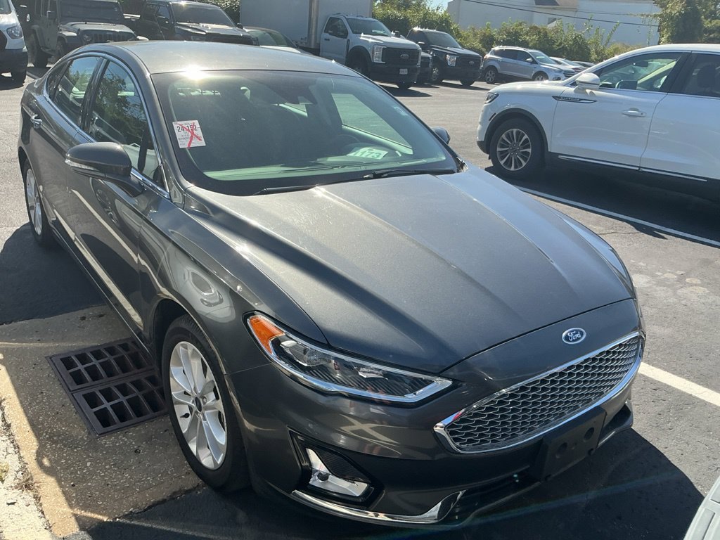 Used 2019 Ford Fusion Energi Titanium FWD image 12