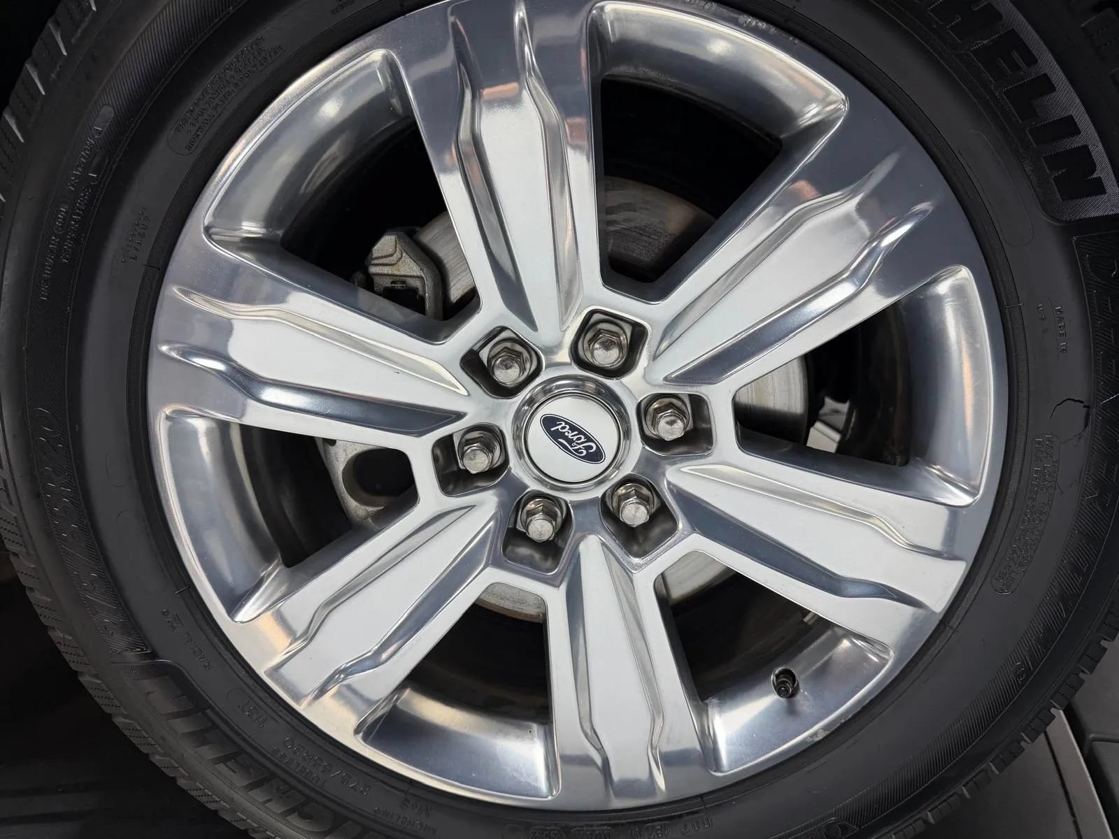 Used 2018 Ford F150 Platinum w/ Equipment Group 701A Luxury AWD/4WD image 8