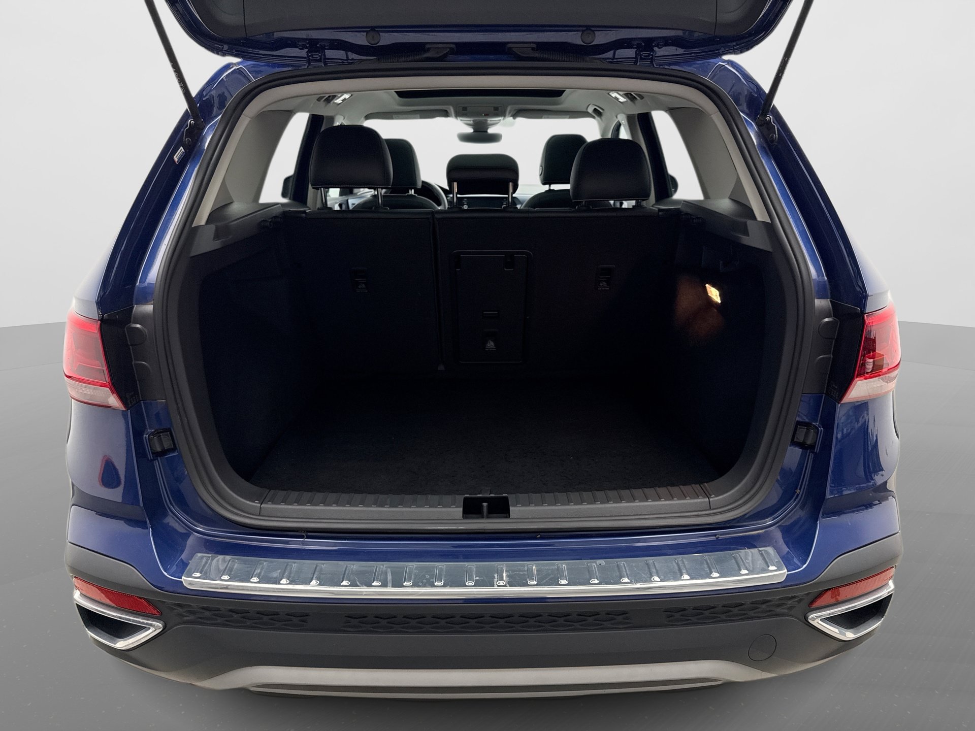 Used 2023 Volkswagen Taos SE w/ Panoramic Sunroof Package AWD/4WD image 22