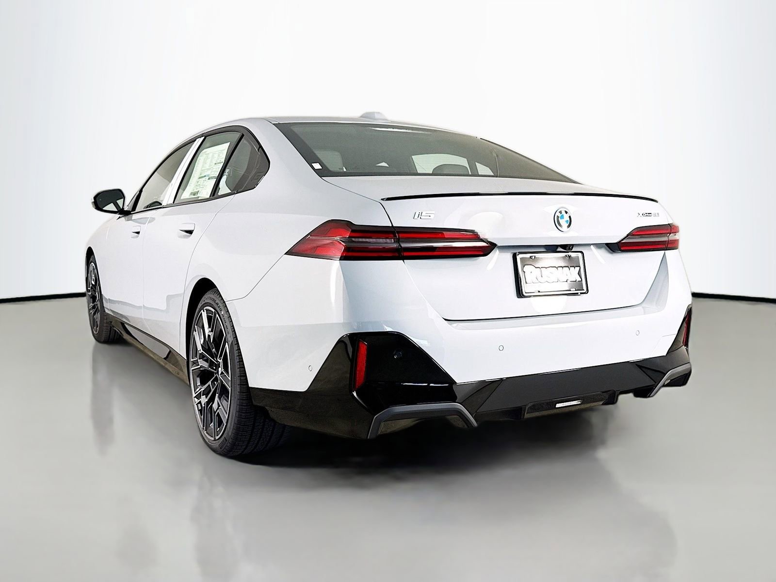 New 2026 BMW i5 eDrive40 w/ M Sport Package image 5