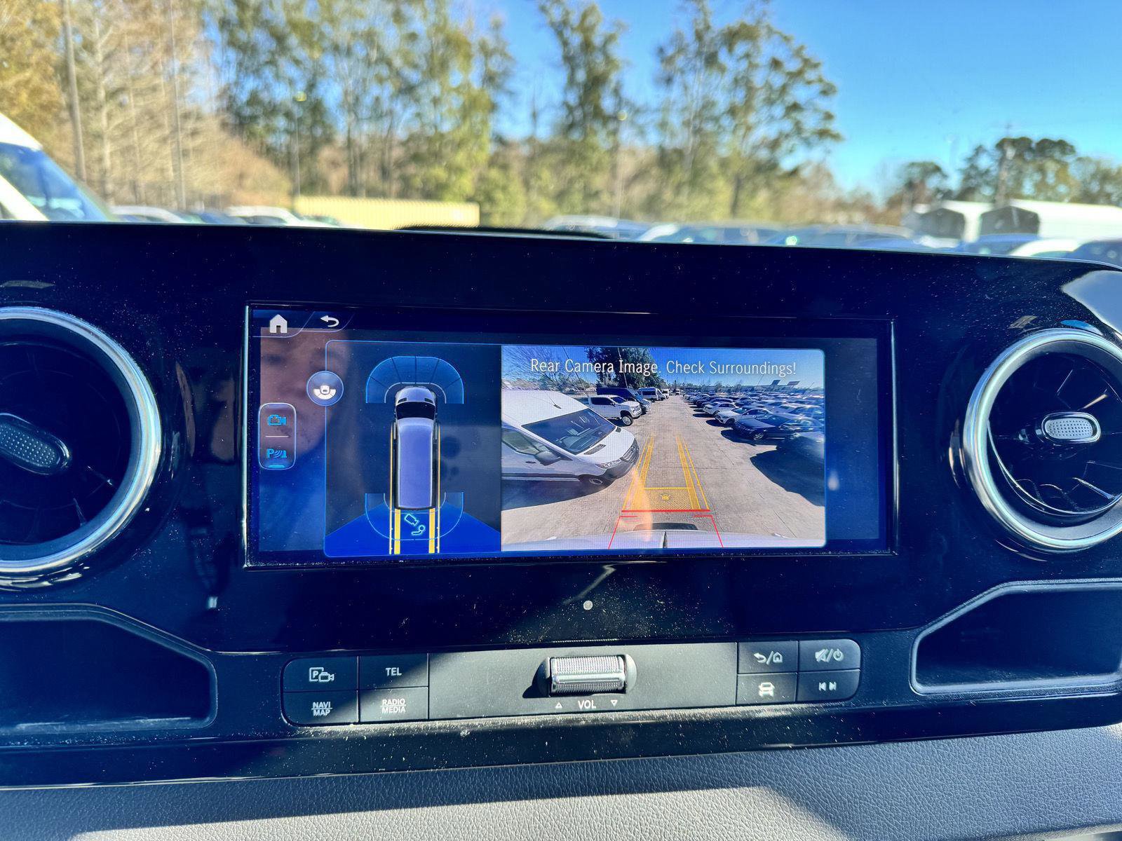 Used 2025 Mercedes-Benz Sprinter 2500 image 13