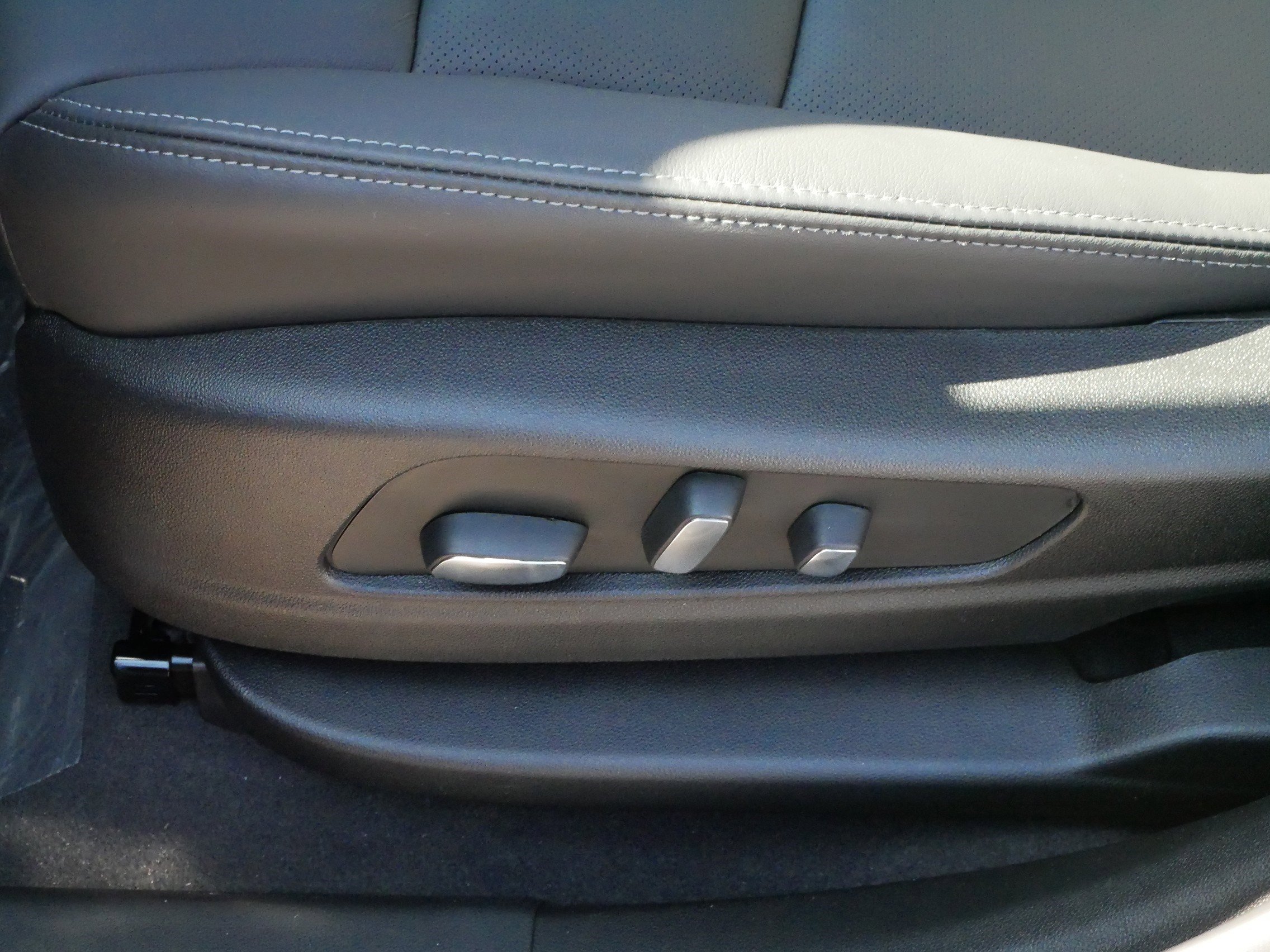 New 2025 Cadillac XT6 Sport image 18