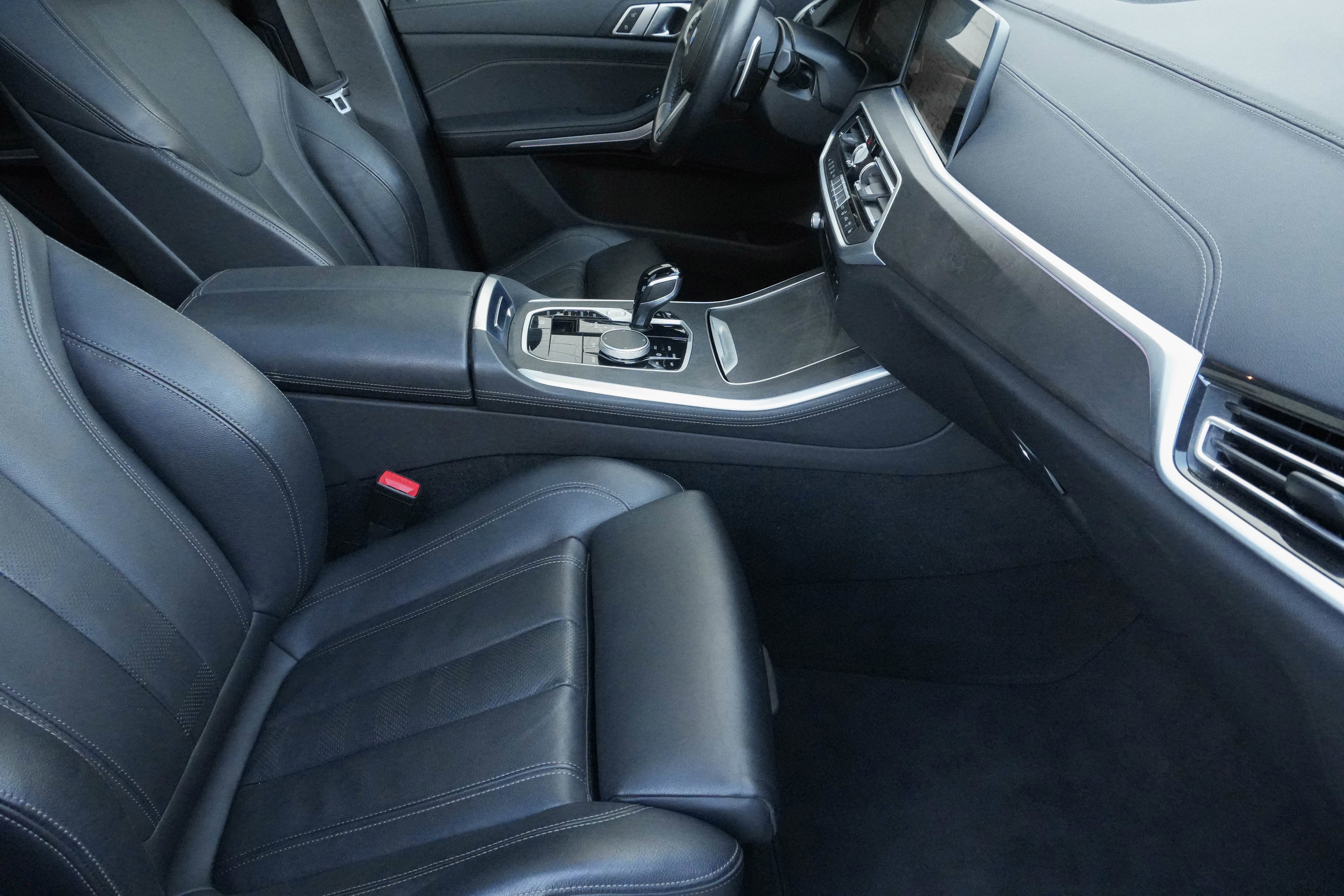 Used 2022 BMW X5 xDrive40i w/ M Sport Package image 10