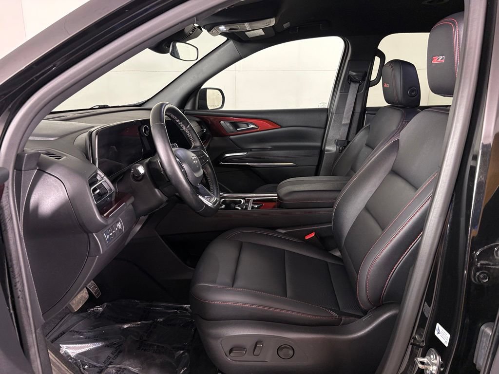 Used 2025 Chevrolet Traverse Z71 AWD/4WD image 16