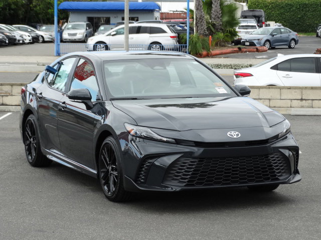 New 2026 Toyota Camry SE image 2