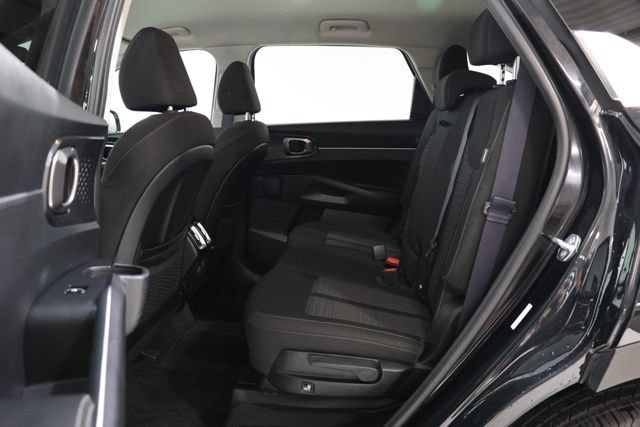 Used 2025 Kia Sorento LX FWD image 30