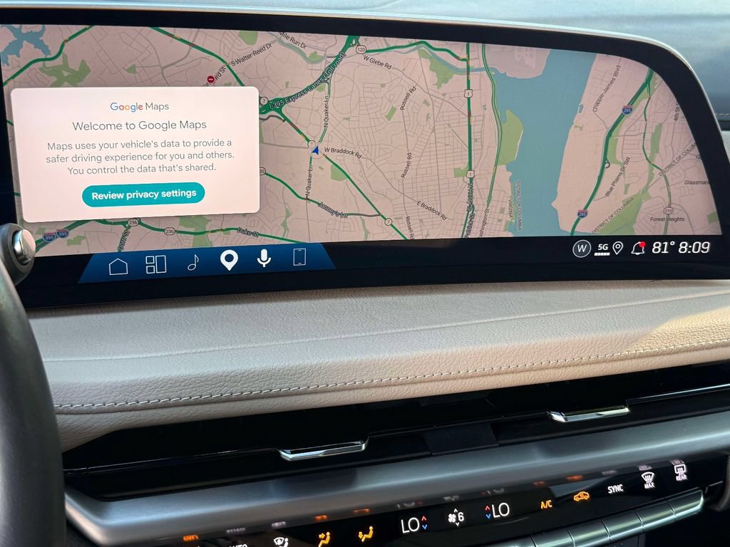 Certified 2025 Cadillac XT4 Premium Luxury FWD image 6