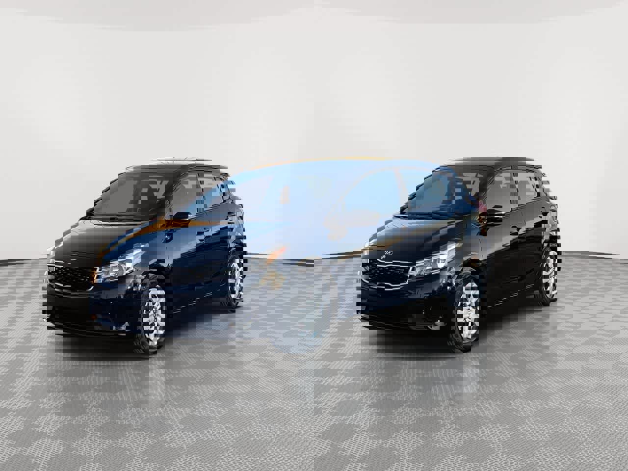 Used 2017 Kia Forte LX image 4